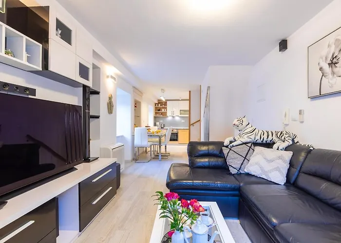 Domino Holiday Home