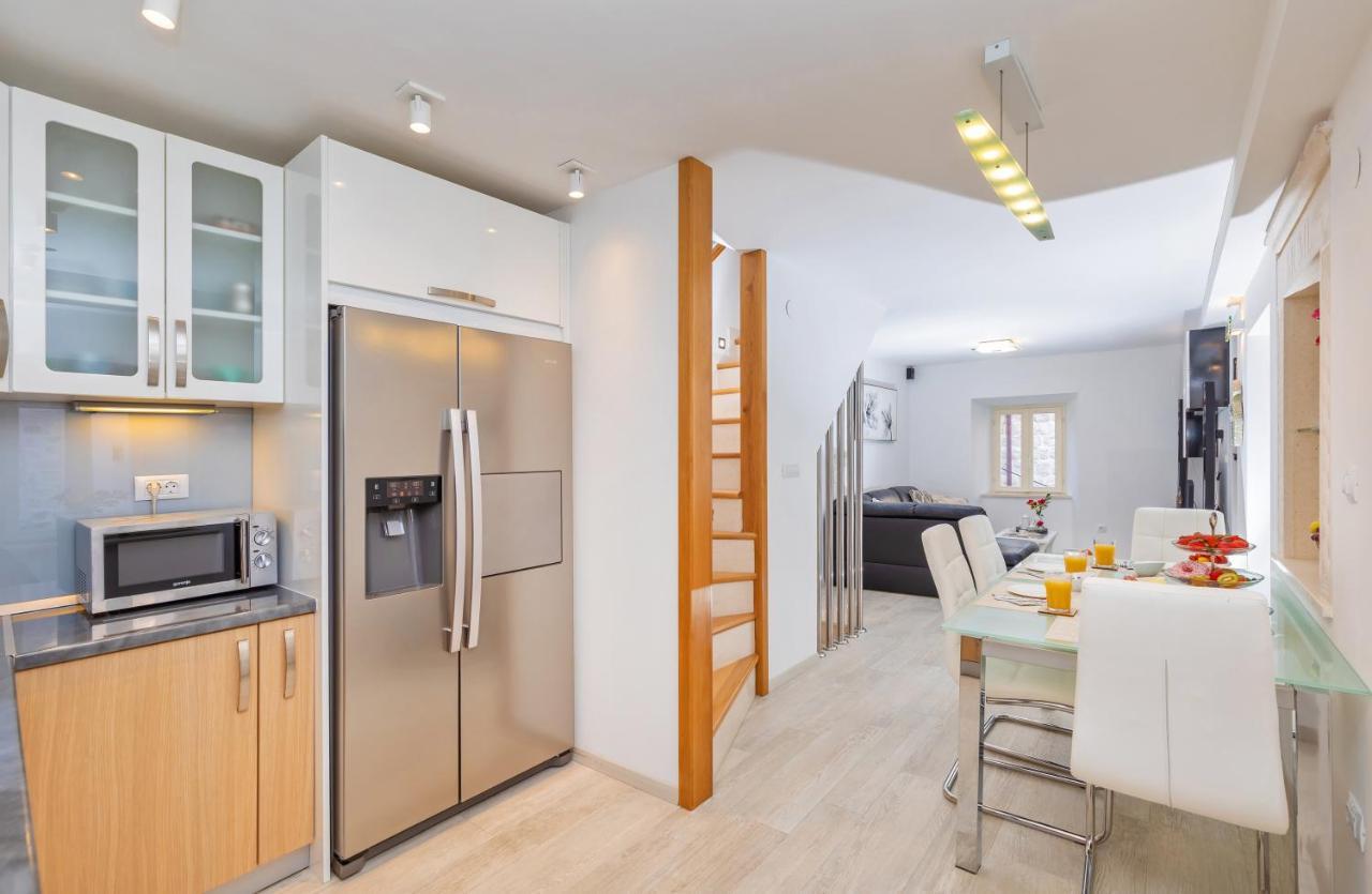 Apartment Domino *