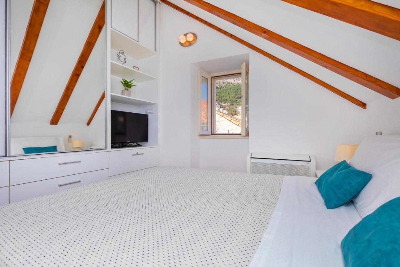 Apartment Domino